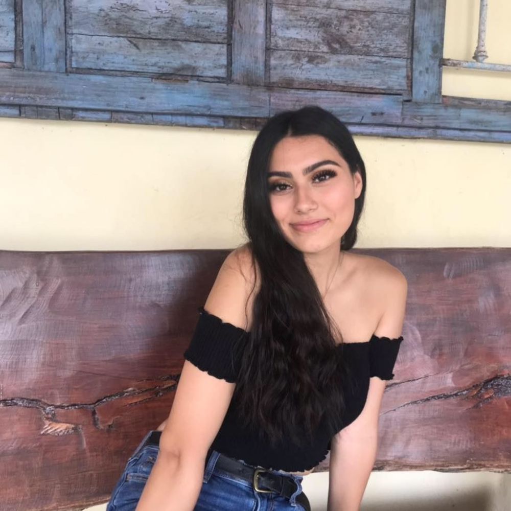 Meet your Posher, Daniela